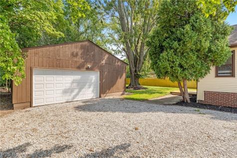 5803 Stearns Road North Olmsted OH 44070