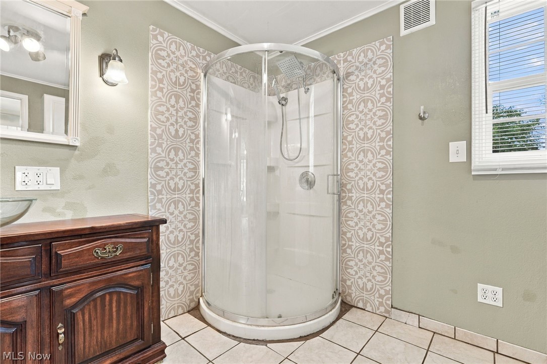 49 W 8th Street Dresden OH 43821