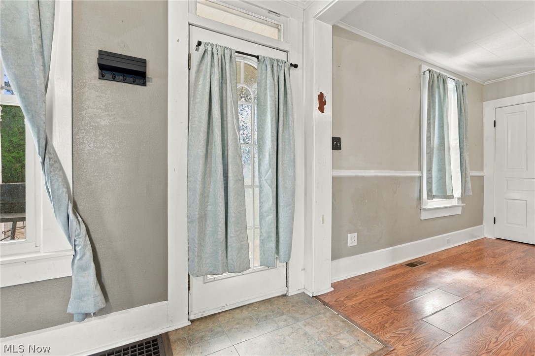 49 W 8th Street Dresden OH 43821