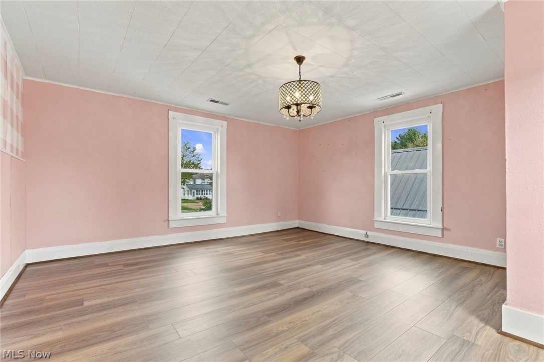 49 W 8th Street Dresden OH 43821