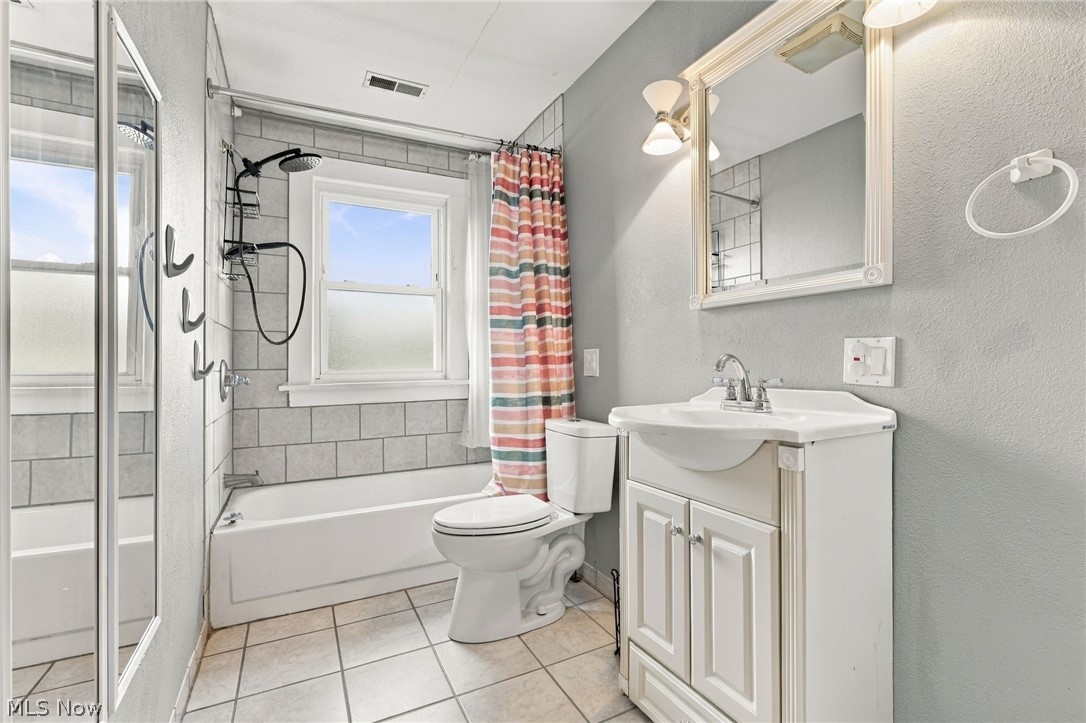 49 W 8th Street Dresden OH 43821