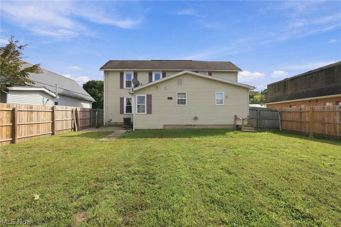 49 W 8th Street Dresden OH 43821