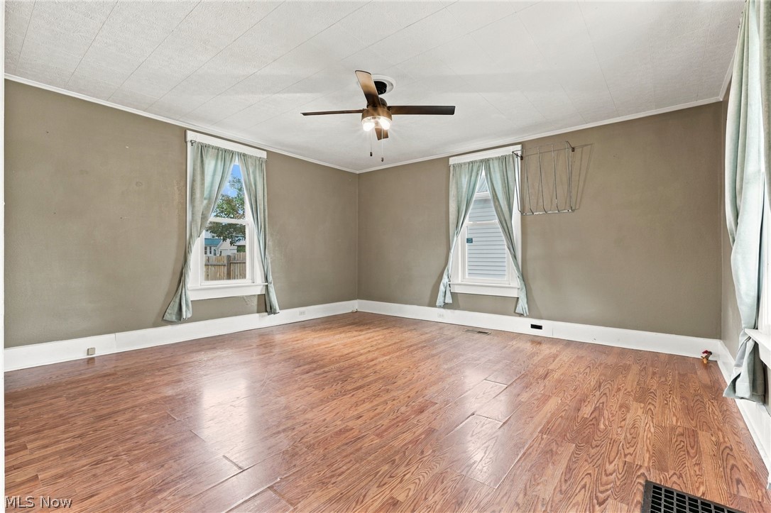 49 W 8th Street Dresden OH 43821