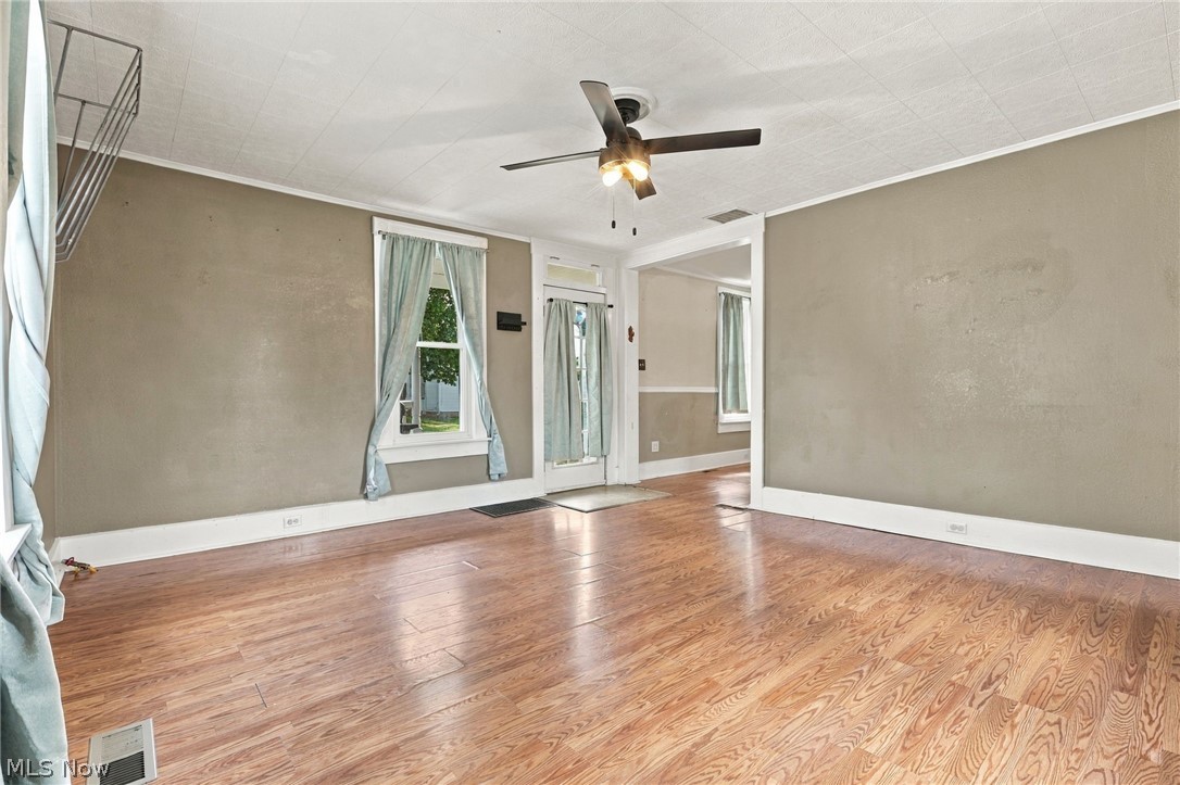 49 W 8th Street Dresden OH 43821