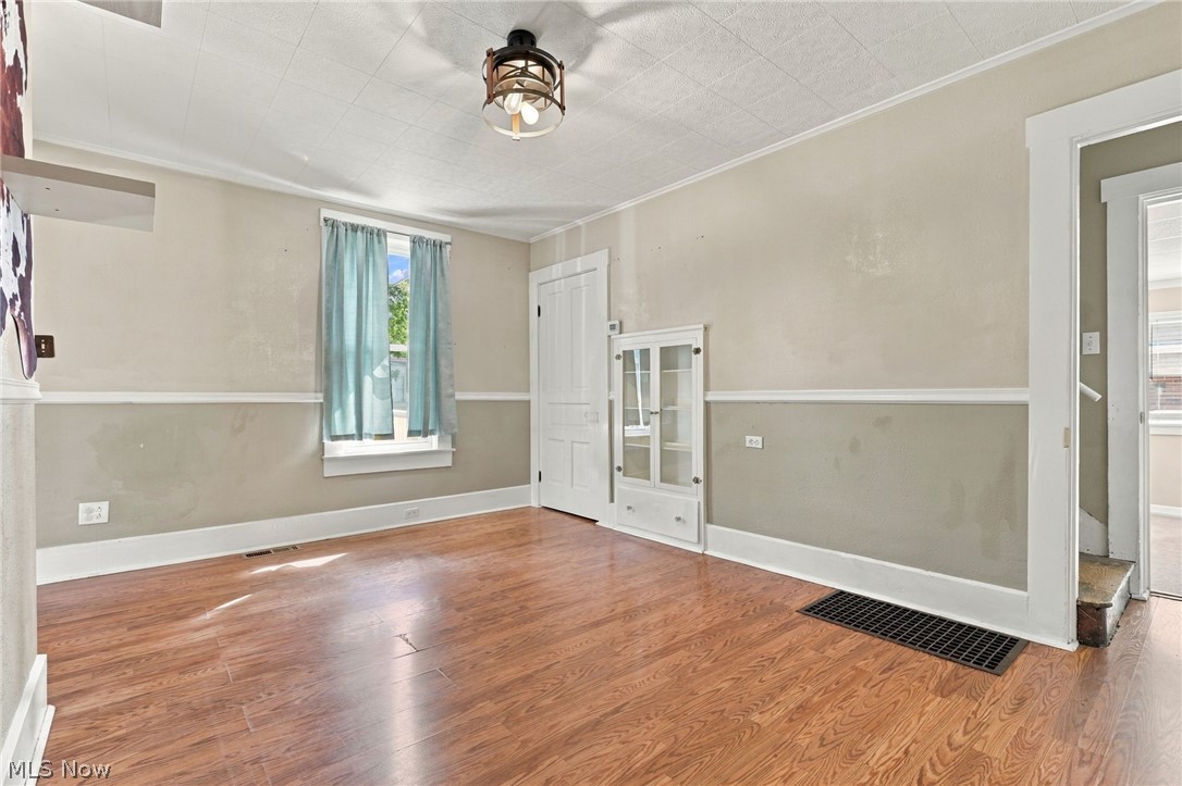 49 W 8th Street Dresden OH 43821