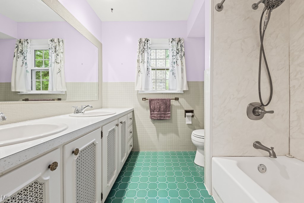 373 Tremont Road Akron OH 44313