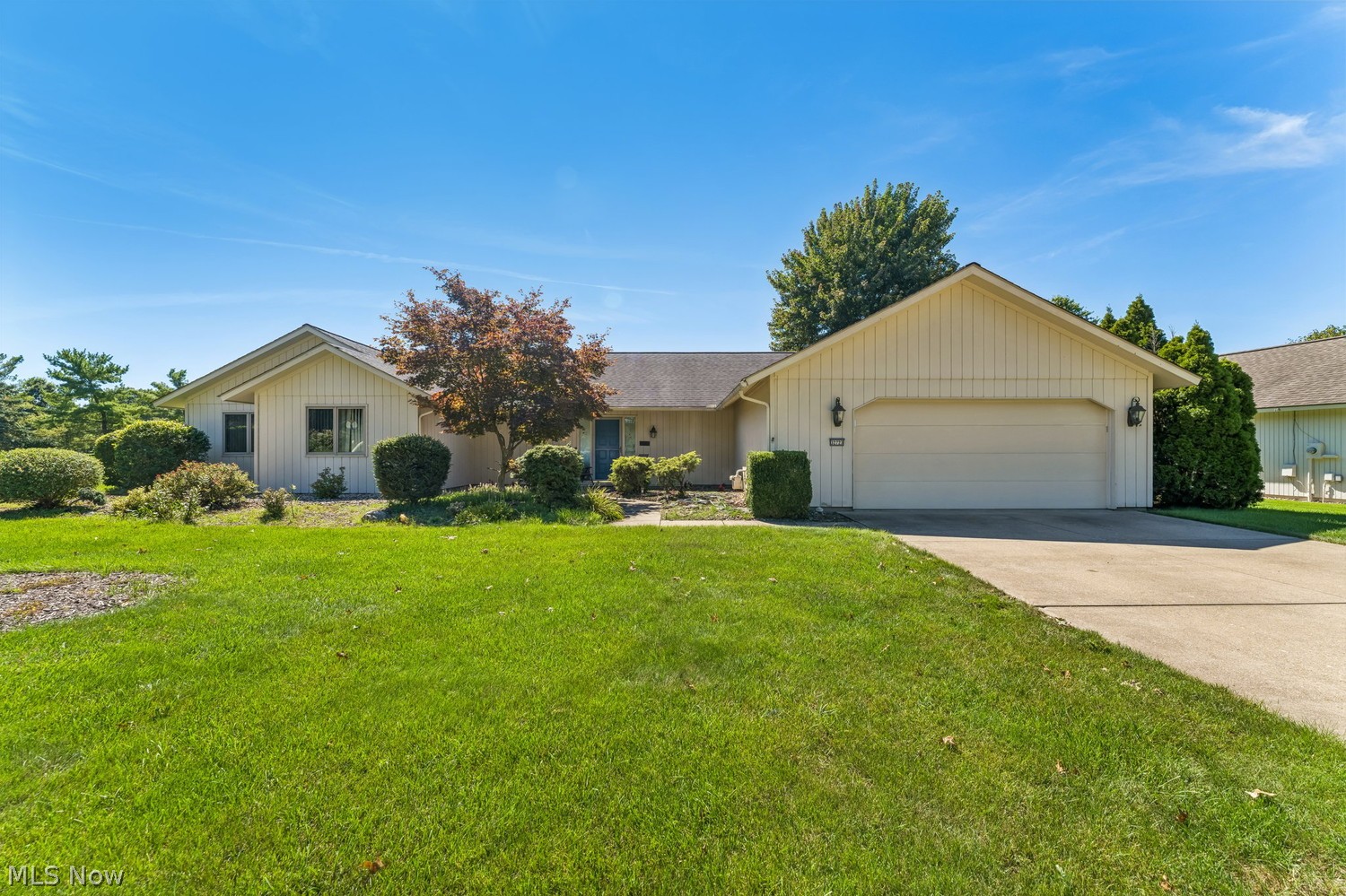 32723 Fallhaven Circle North Ridgeville OH 44039