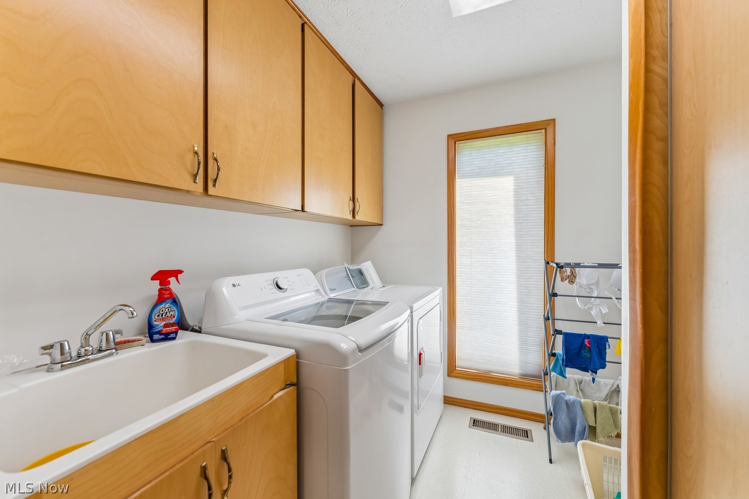 32723 Fallhaven Circle North Ridgeville OH 44039