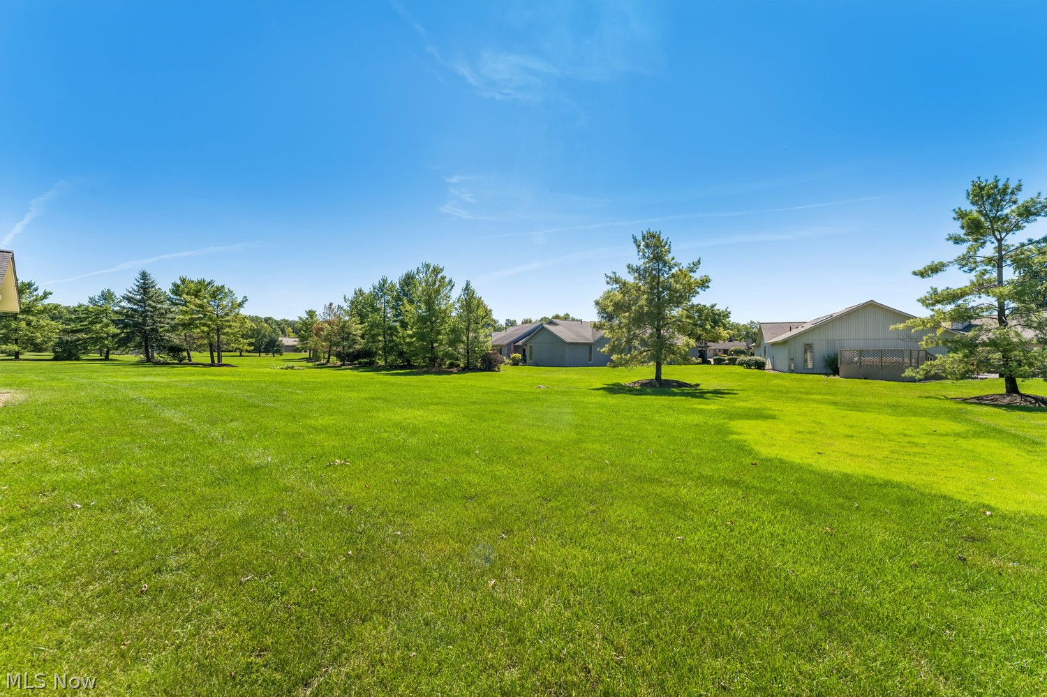 32723 Fallhaven Circle North Ridgeville OH 44039