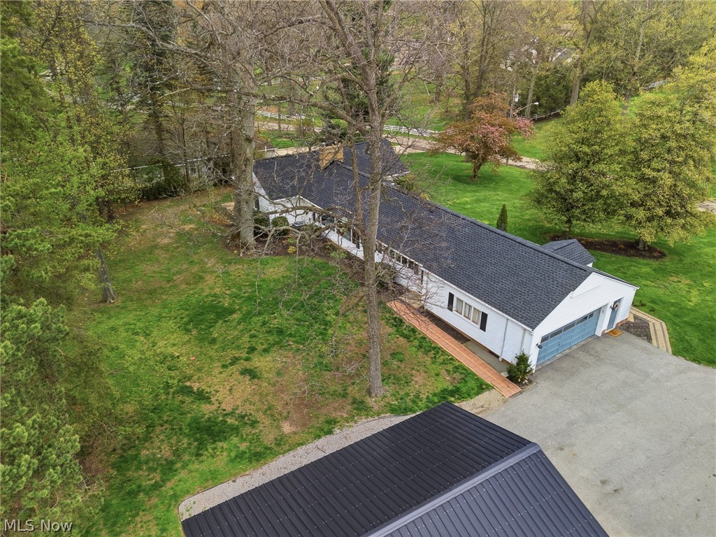 905 Mohawk Trail SW Hartville OH 44632