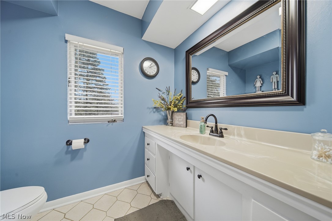 905 Mohawk Trail SW Hartville OH 44632