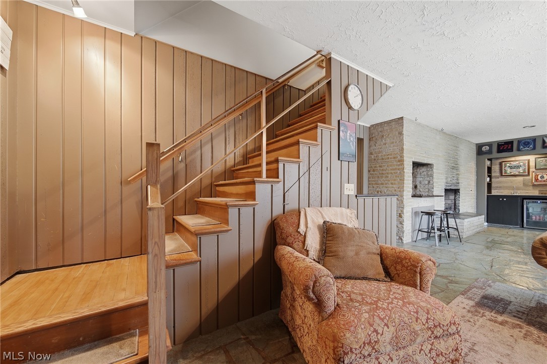 905 Mohawk Trail SW Hartville OH 44632