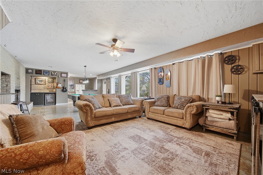 905 Mohawk Trail SW Hartville OH 44632
