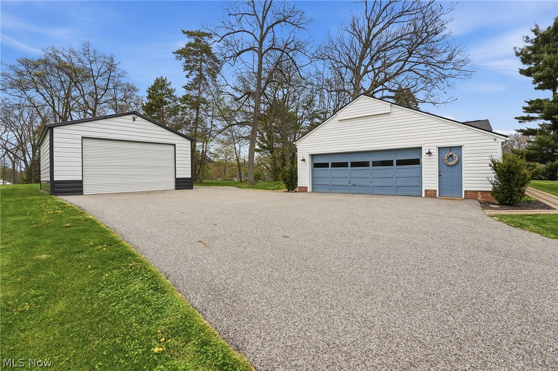 905 Mohawk Trail SW Hartville OH 44632