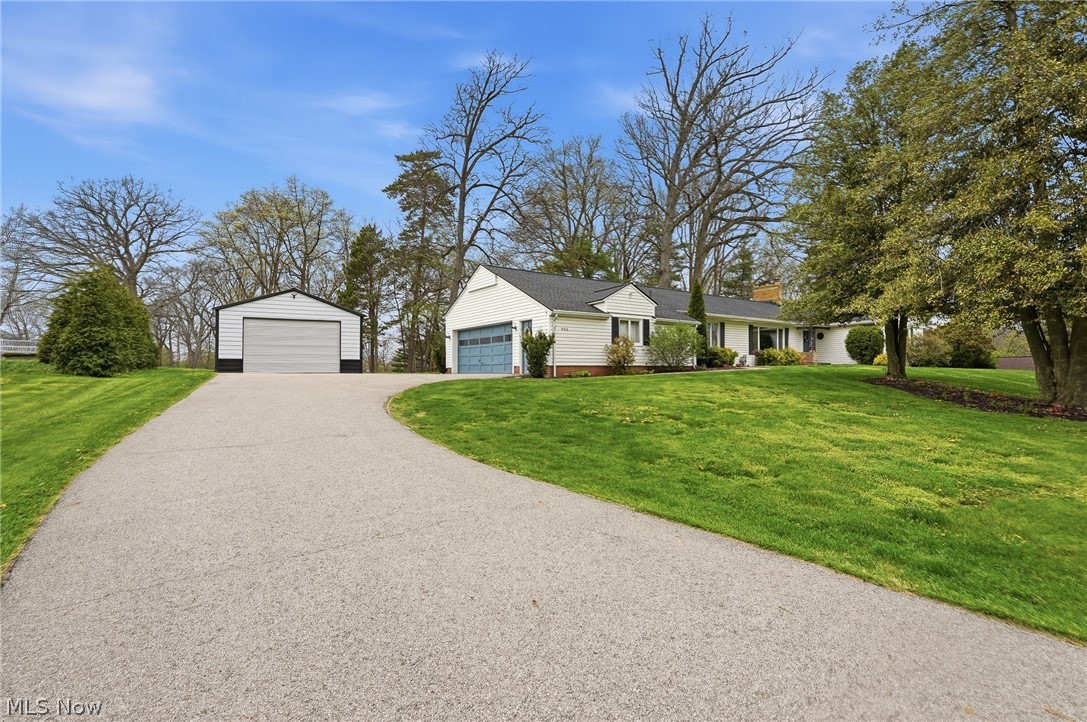 905 Mohawk Trail SW Hartville OH 44632