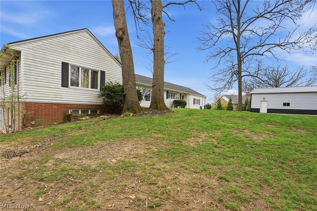 905 Mohawk Trail SW Hartville OH 44632