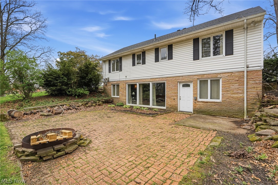 905 Mohawk Trail SW Hartville OH 44632