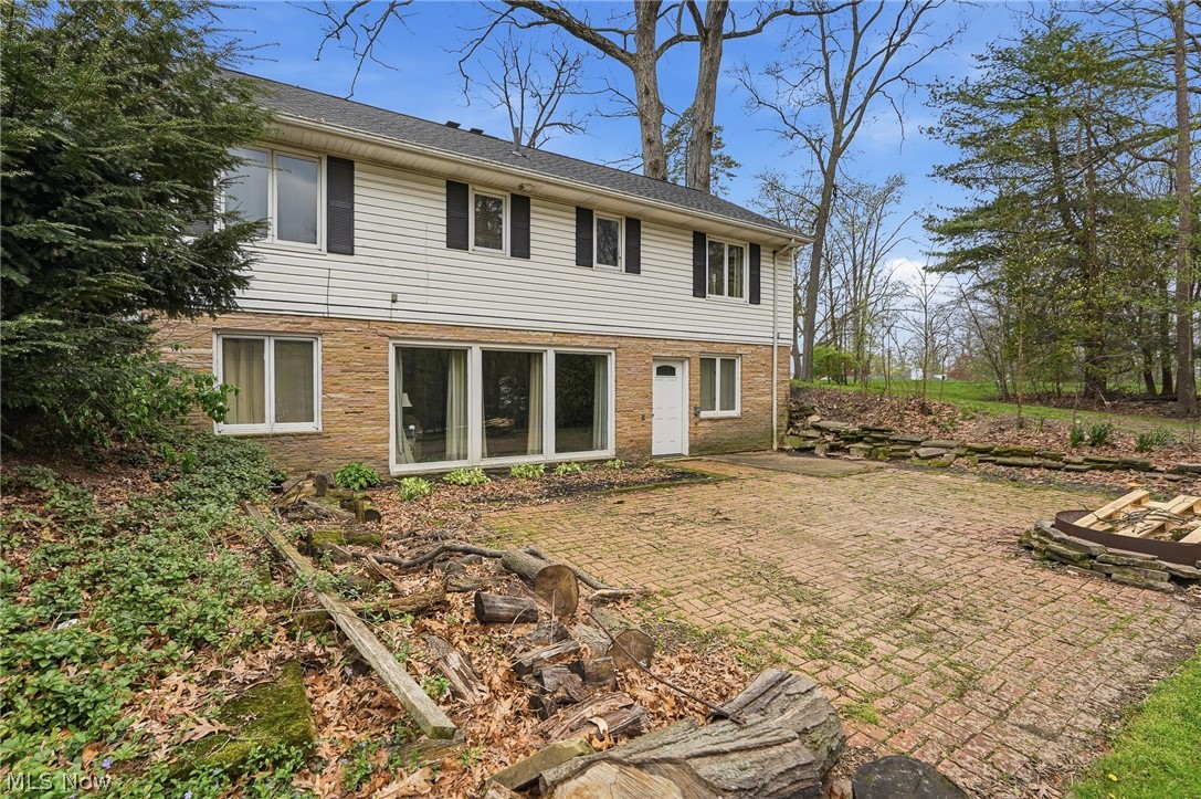 905 Mohawk Trail SW Hartville OH 44632