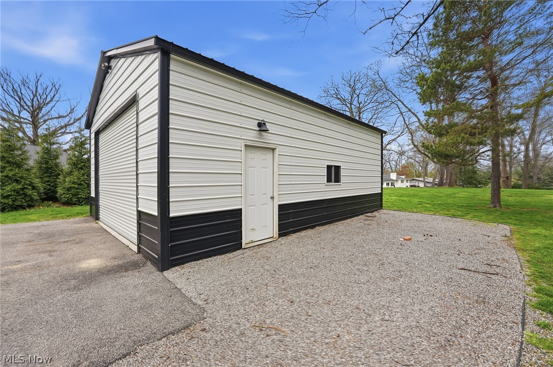 905 Mohawk Trail SW Hartville OH 44632