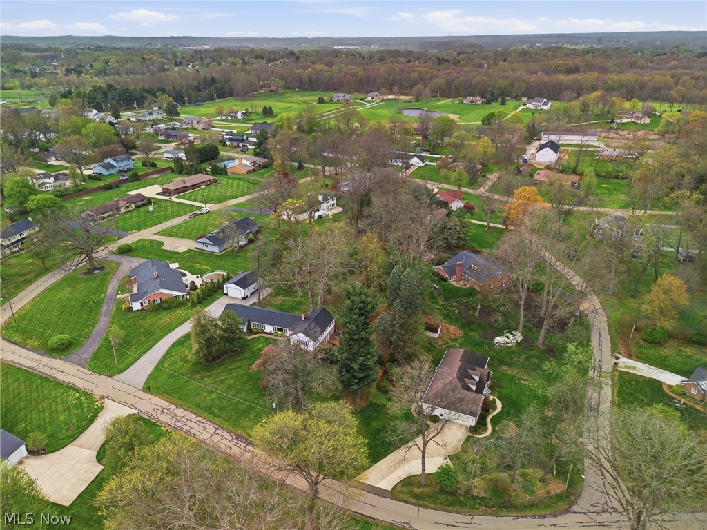 905 Mohawk Trail SW Hartville OH 44632
