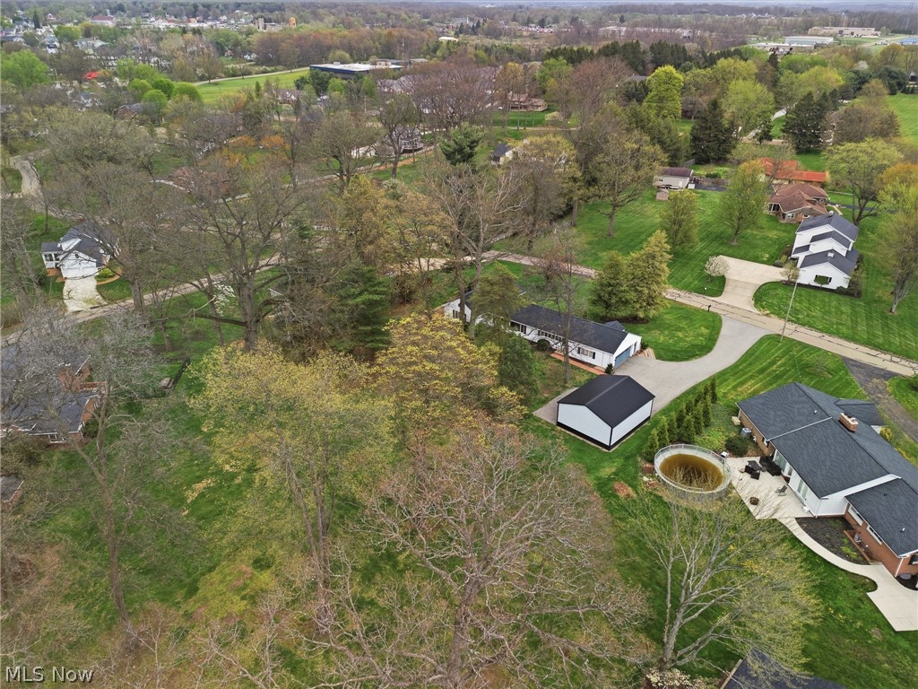 905 Mohawk Trail SW Hartville OH 44632