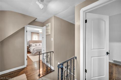 2071 Lakeview Avenue Rocky River OH 44116