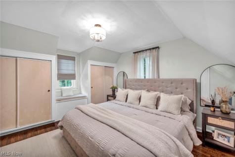 2071 Lakeview Avenue Rocky River OH 44116