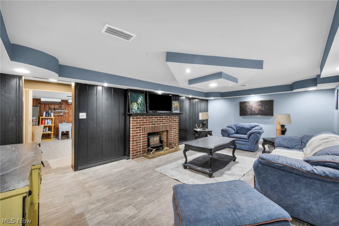 2071 Lakeview Avenue Rocky River OH 44116