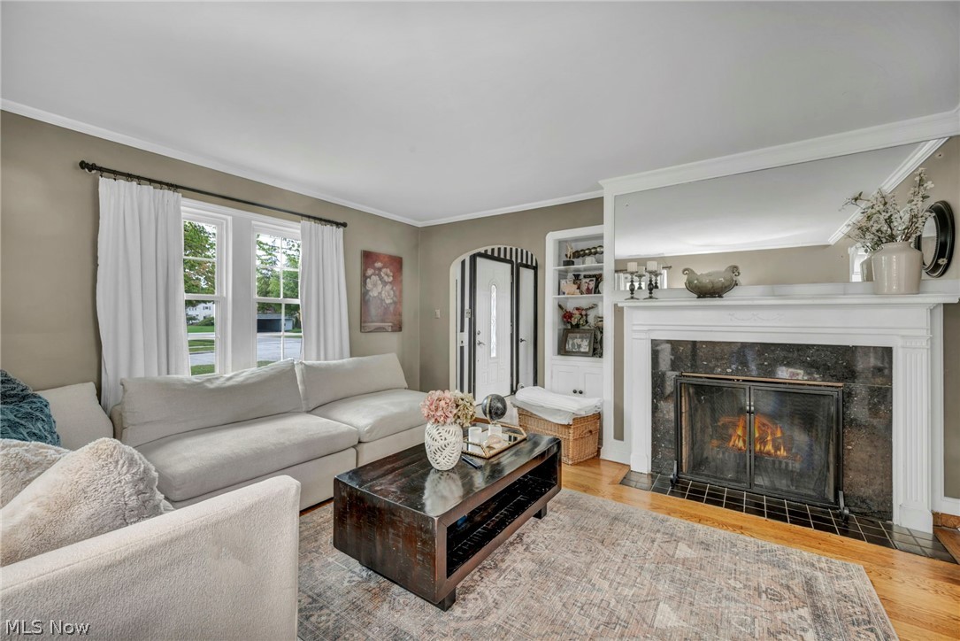 2071 Lakeview Avenue Rocky River OH 44116