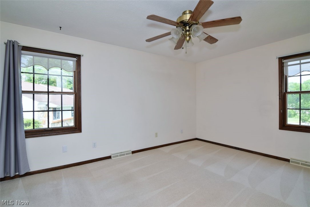 1585 Hemlock Drive Ashtabula OH 44004