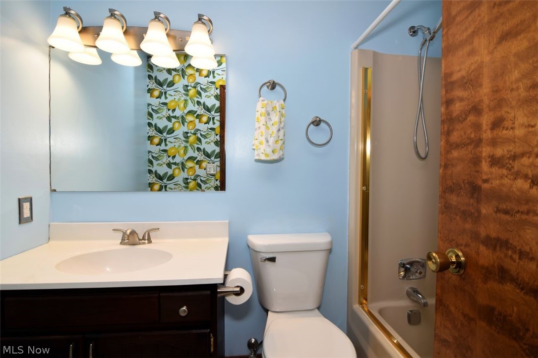 1585 Hemlock Drive Ashtabula OH 44004