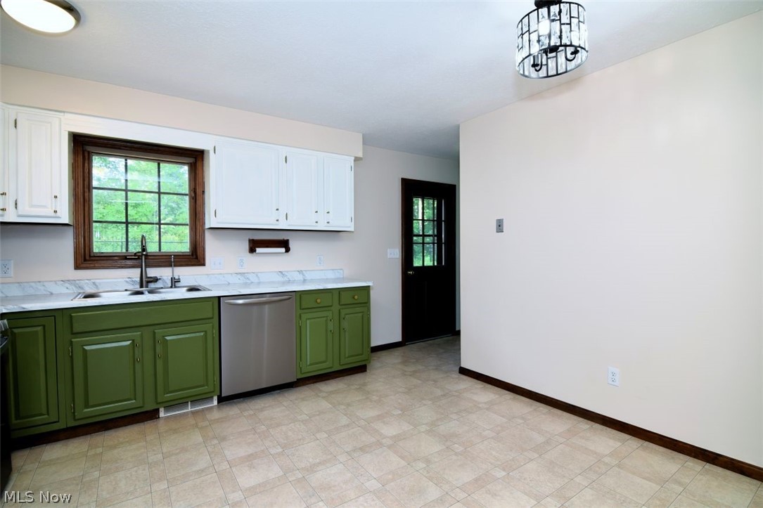 1585 Hemlock Drive Ashtabula OH 44004