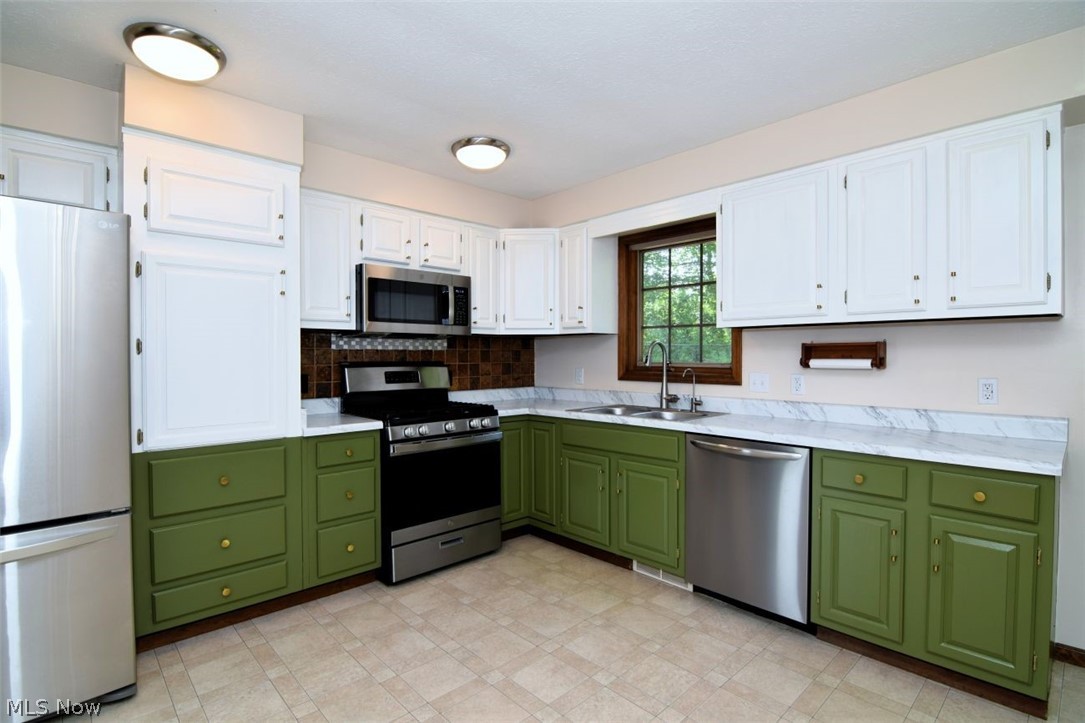 1585 Hemlock Drive Ashtabula OH 44004