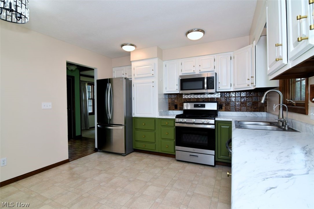 1585 Hemlock Drive Ashtabula OH 44004