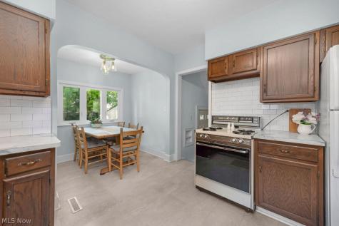 17311 Westdale Avenue Cleveland OH 44135