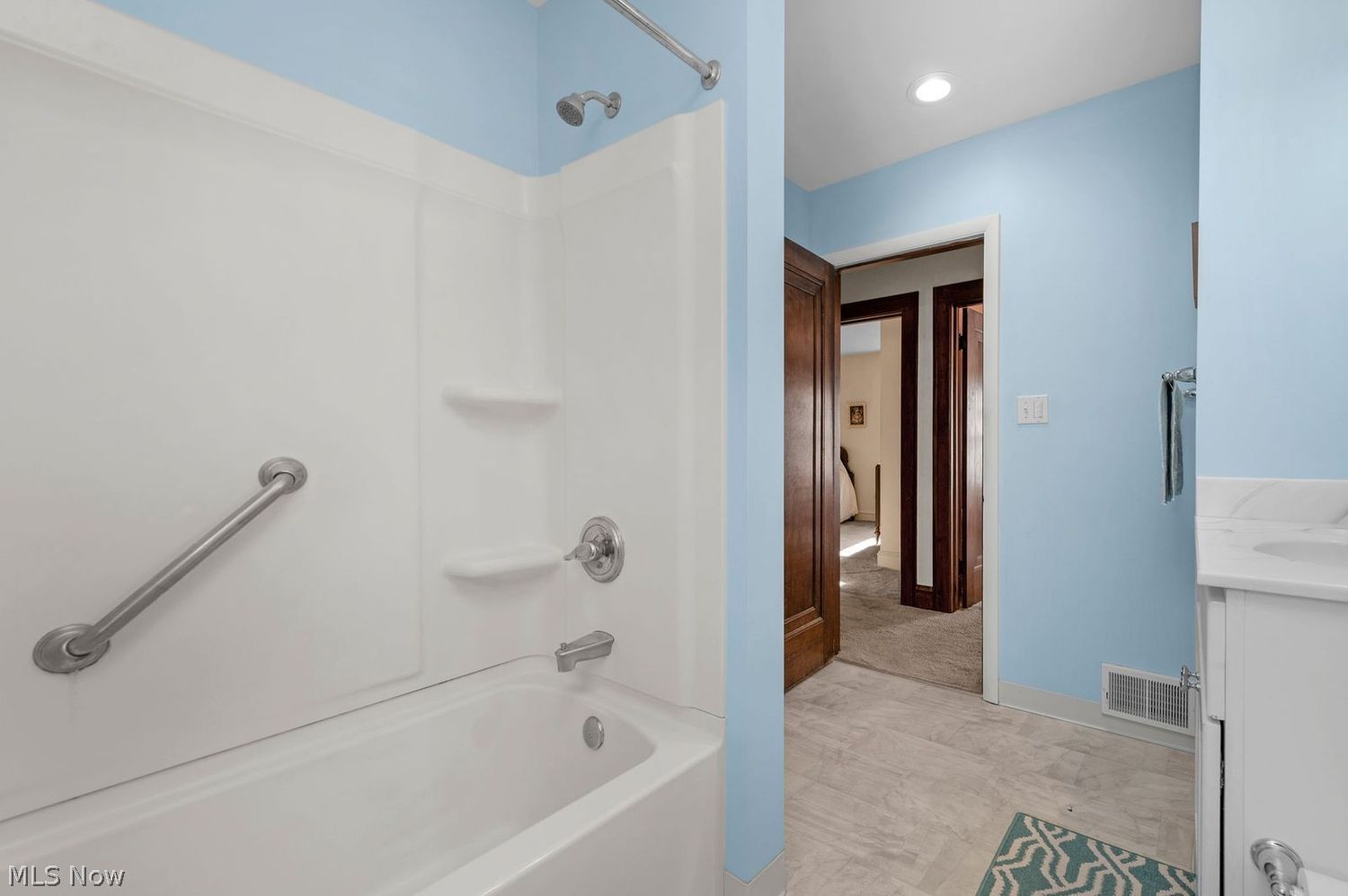 17311 Westdale Avenue Cleveland OH 44135