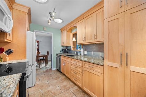 5139 Evergreen Drive North Olmsted OH 44070
