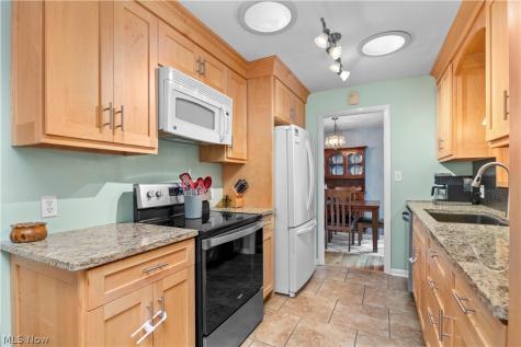 5139 Evergreen Drive North Olmsted OH 44070