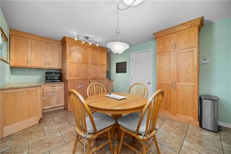 5139 Evergreen Drive North Olmsted OH 44070