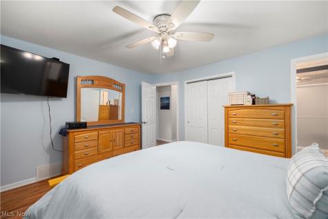 5139 Evergreen Drive North Olmsted OH 44070