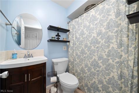 5139 Evergreen Drive North Olmsted OH 44070