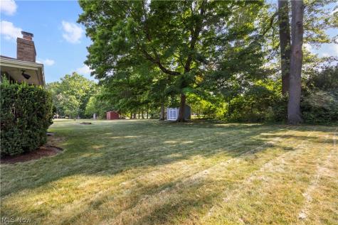 5139 Evergreen Drive North Olmsted OH 44070