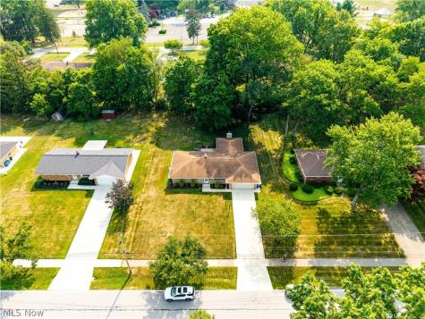 5139 Evergreen Drive North Olmsted OH 44070
