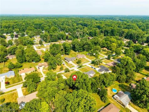 5139 Evergreen Drive North Olmsted OH 44070