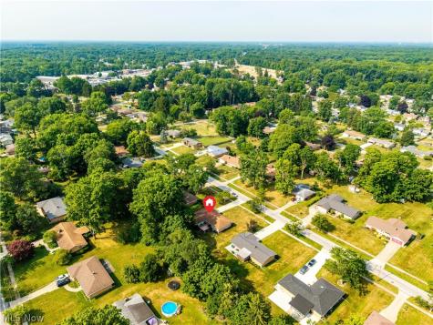 5139 Evergreen Drive North Olmsted OH 44070