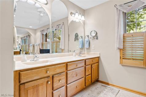 1473 Ridgemont Trail Hinckley OH 44233