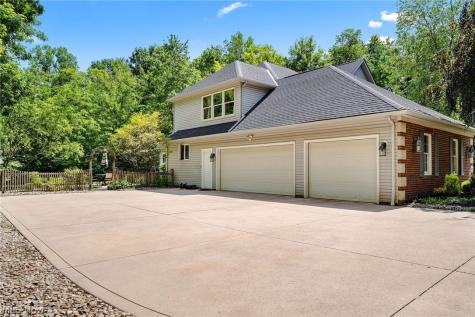1473 Ridgemont Trail Hinckley OH 44233