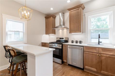 1302 W 111th Street Cleveland OH 44102