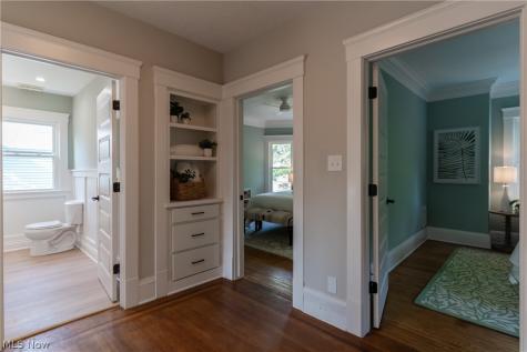1302 W 111th Street Cleveland OH 44102
