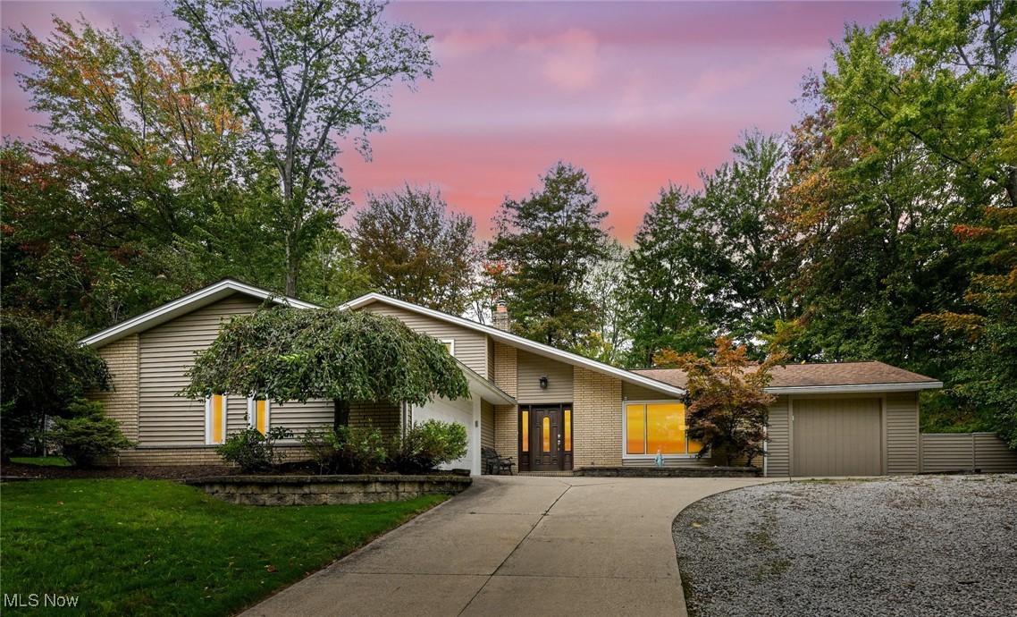 932 Aintree Park Drive Mayfield Village OH 44143